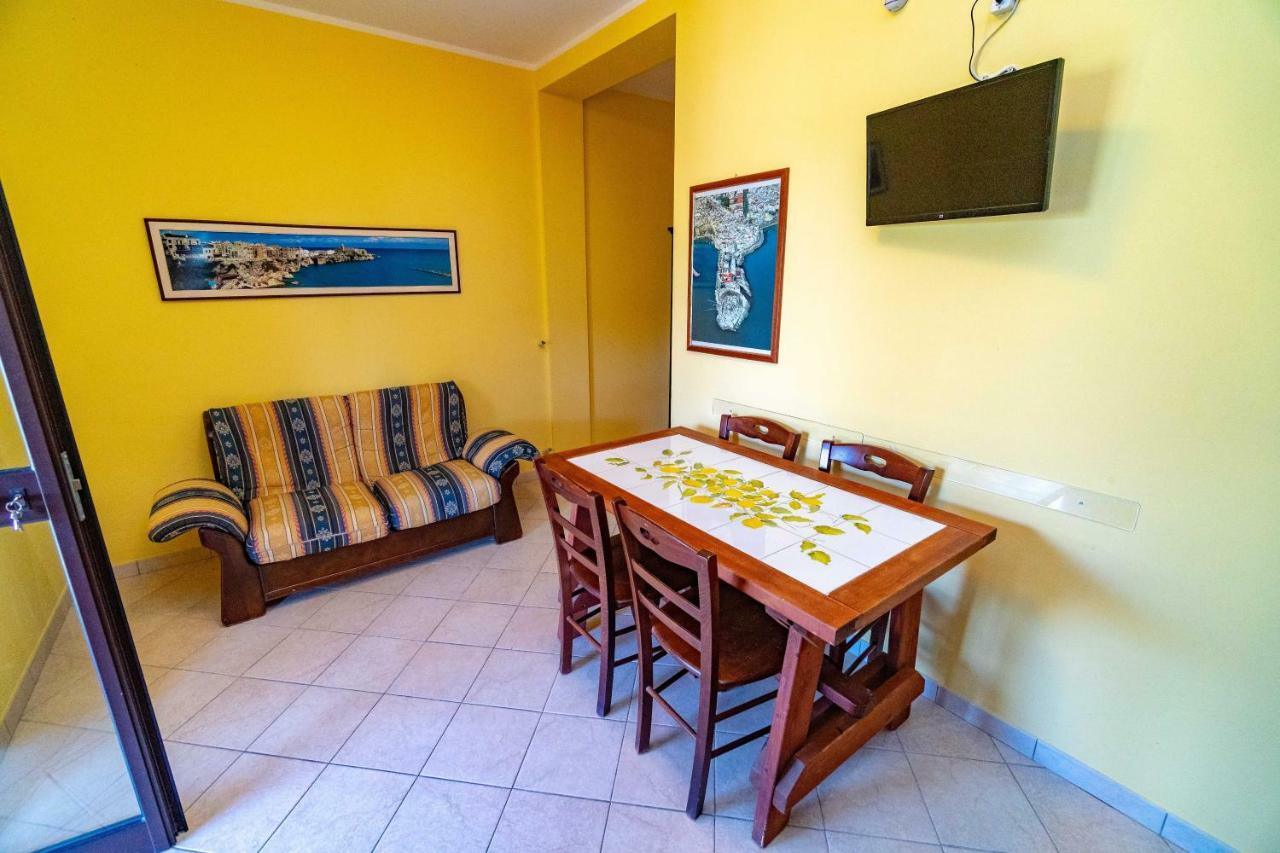 Villa Mapa - Appartamenti Vicino Al Mare ヴィエステ エクステリア 写真